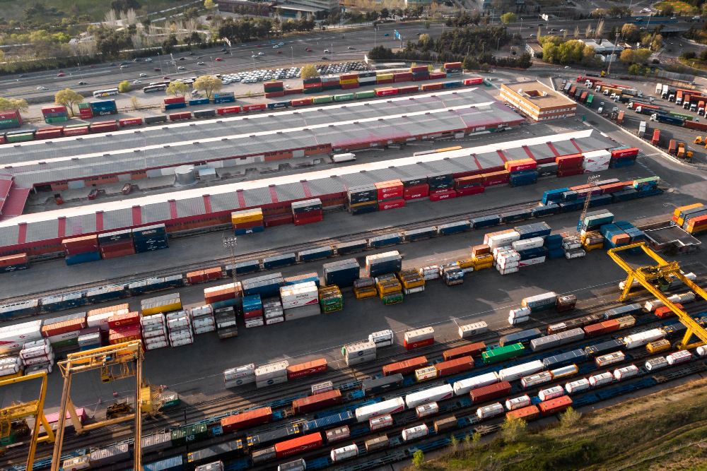 Tipos de contenedores de carga: Guía completa para optimizar la logística